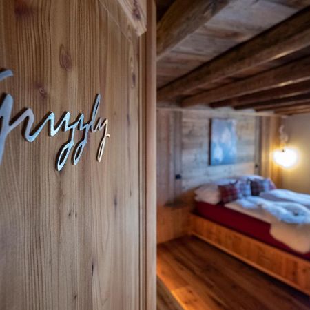 Bed and Breakfast Grizzly Haus & Frosch Restaurant - Teritoria Varena Exterior foto