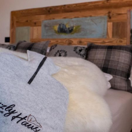Bed and Breakfast Grizzly Haus & Frosch Restaurant - Teritoria Varena Exterior foto