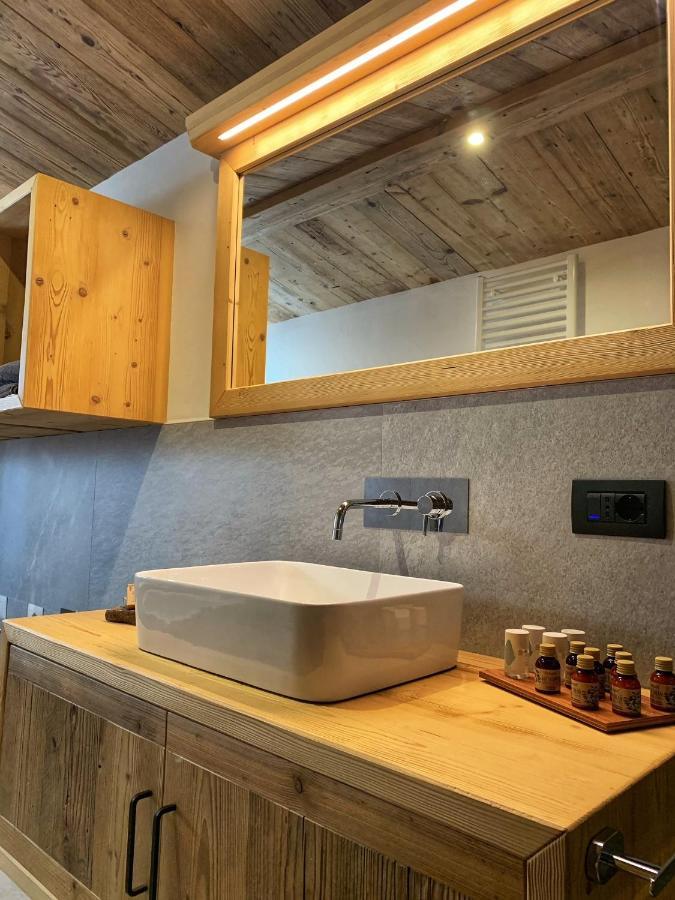 Bed and Breakfast Grizzly Haus & Frosch Restaurant - Teritoria Varena Exterior foto
