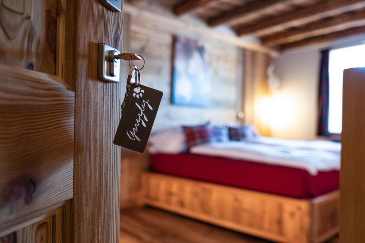 Bed and Breakfast Grizzly Haus & Frosch Restaurant - Teritoria Varena Exterior foto