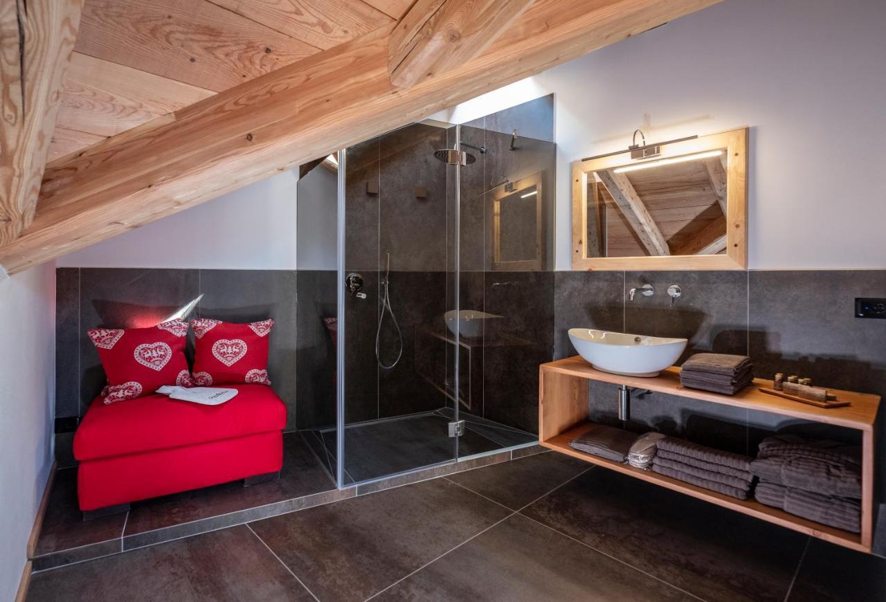 Bed and Breakfast Grizzly Haus & Frosch Restaurant - Teritoria Varena Exterior foto