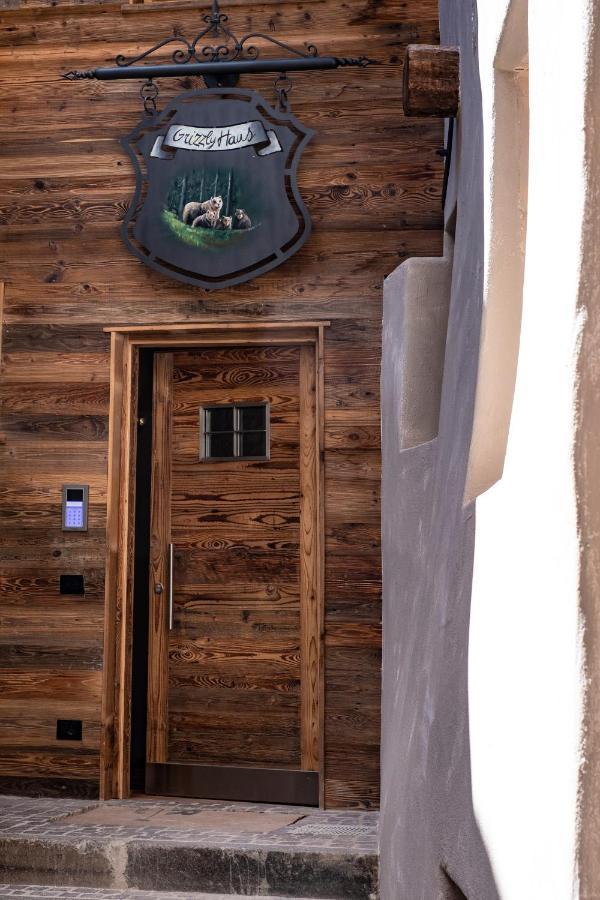 Bed and Breakfast Grizzly Haus & Frosch Restaurant - Teritoria Varena Exterior foto