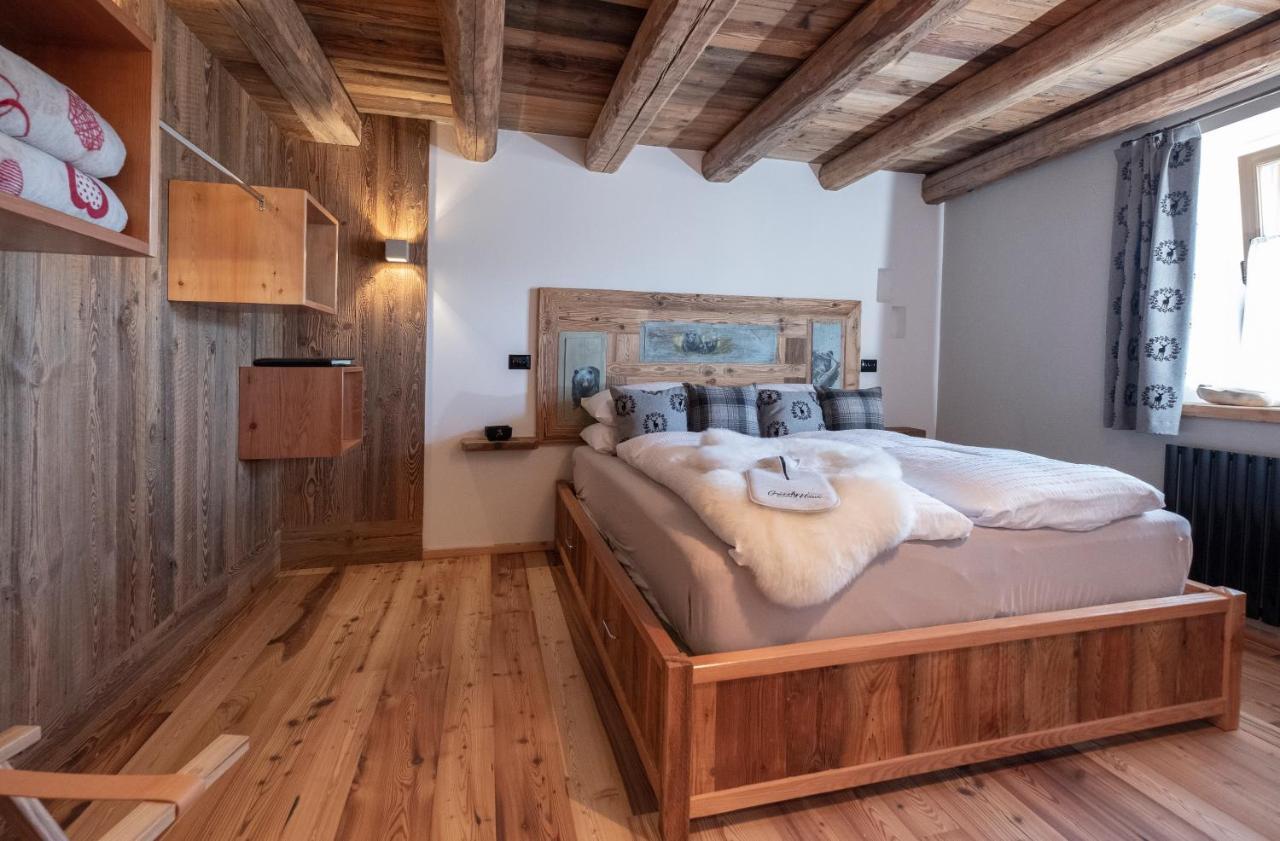 Bed and Breakfast Grizzly Haus & Frosch Restaurant - Teritoria Varena Exterior foto