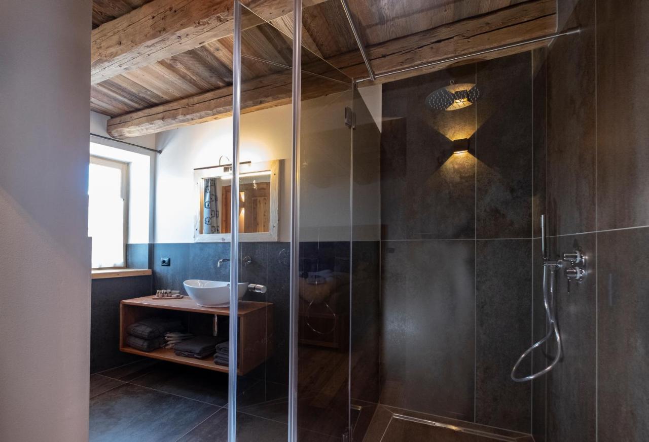 Bed and Breakfast Grizzly Haus & Frosch Restaurant - Teritoria Varena Exterior foto