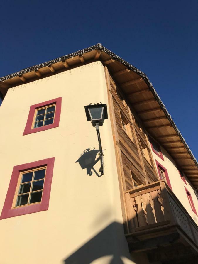 Bed and Breakfast Grizzly Haus & Frosch Restaurant - Teritoria Varena Exterior foto