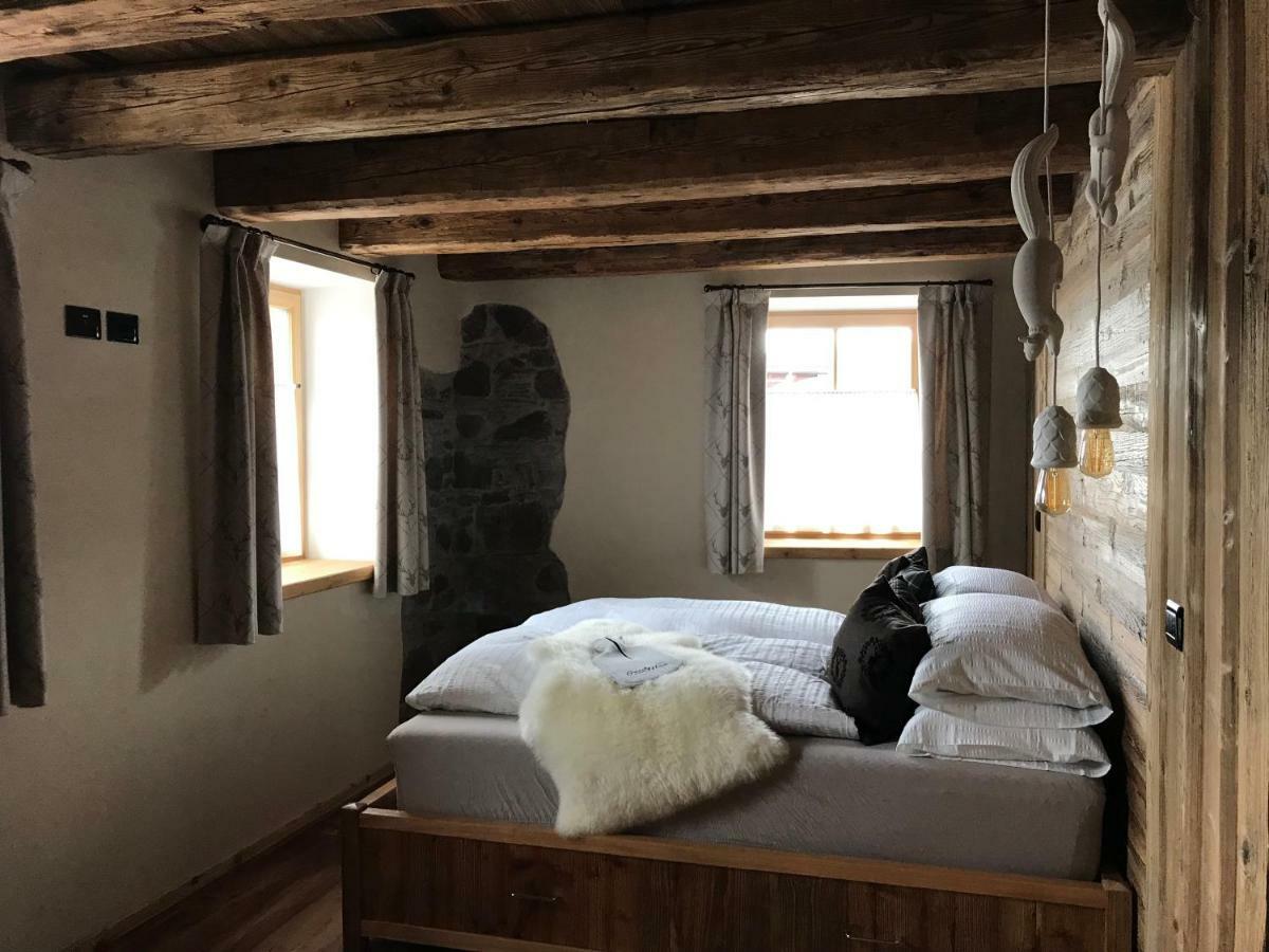 Bed and Breakfast Grizzly Haus & Frosch Restaurant - Teritoria Varena Exterior foto