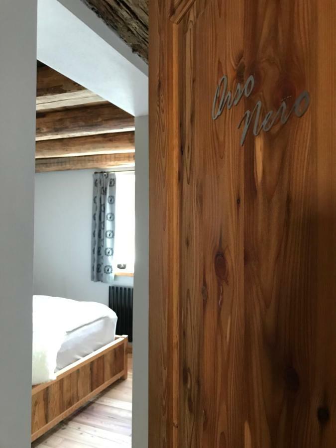 Bed and Breakfast Grizzly Haus & Frosch Restaurant - Teritoria Varena Exterior foto