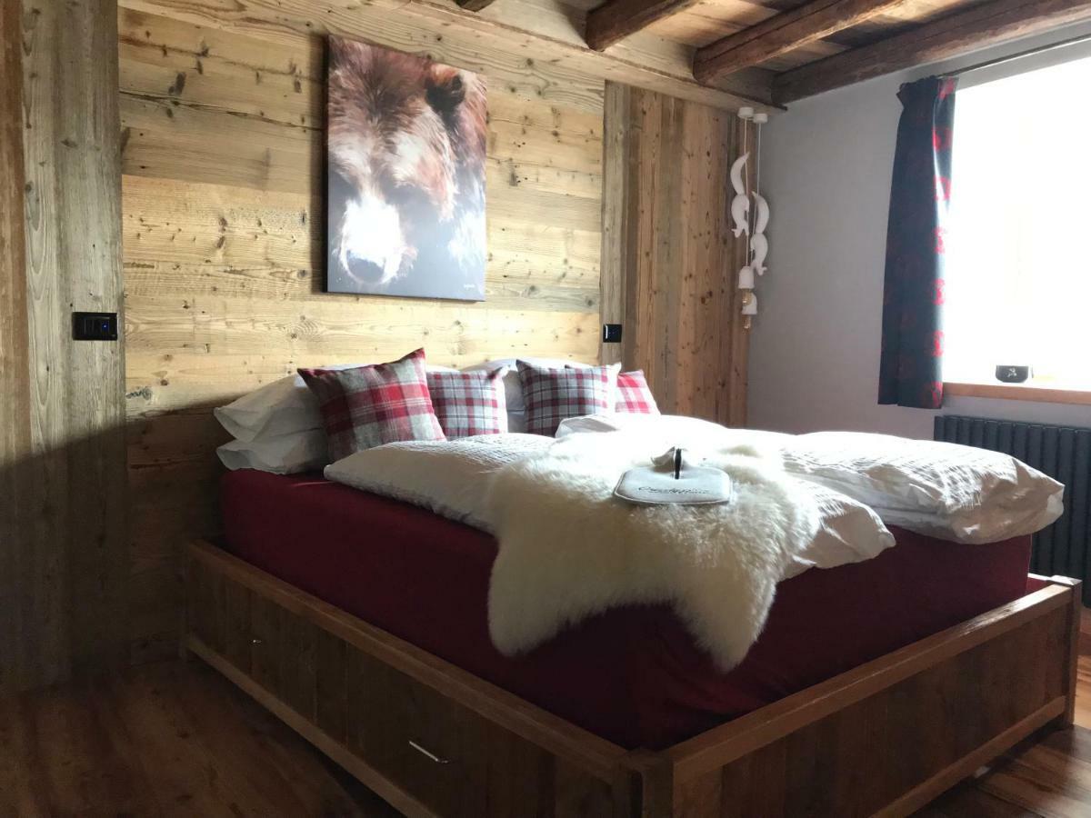 Bed and Breakfast Grizzly Haus & Frosch Restaurant - Teritoria Varena Exterior foto