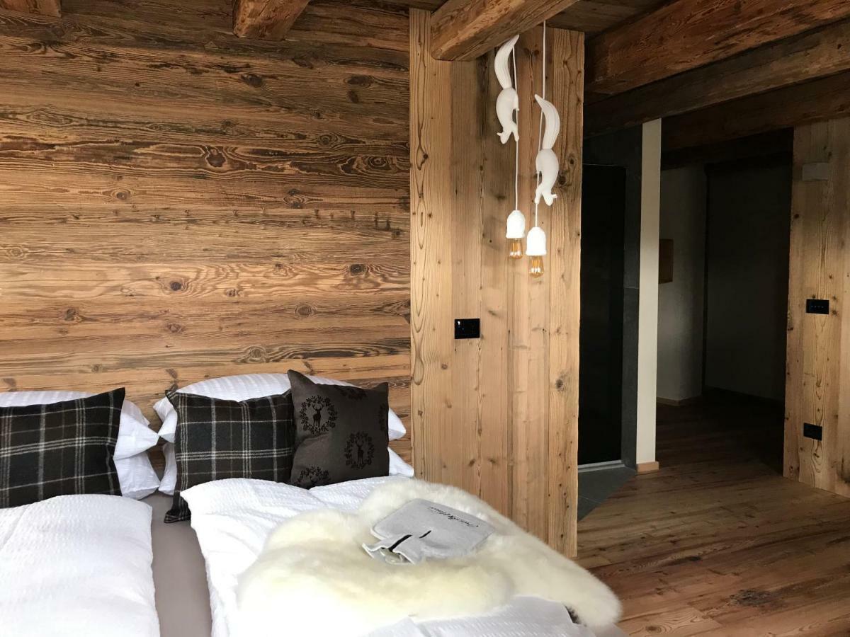 Bed and Breakfast Grizzly Haus & Frosch Restaurant - Teritoria Varena Exterior foto