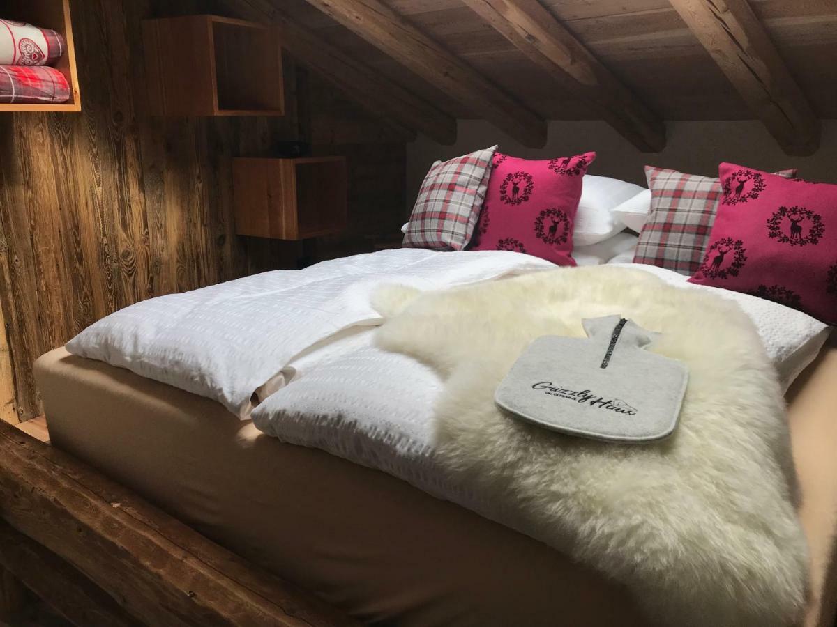 Bed and Breakfast Grizzly Haus & Frosch Restaurant - Teritoria Varena Exterior foto