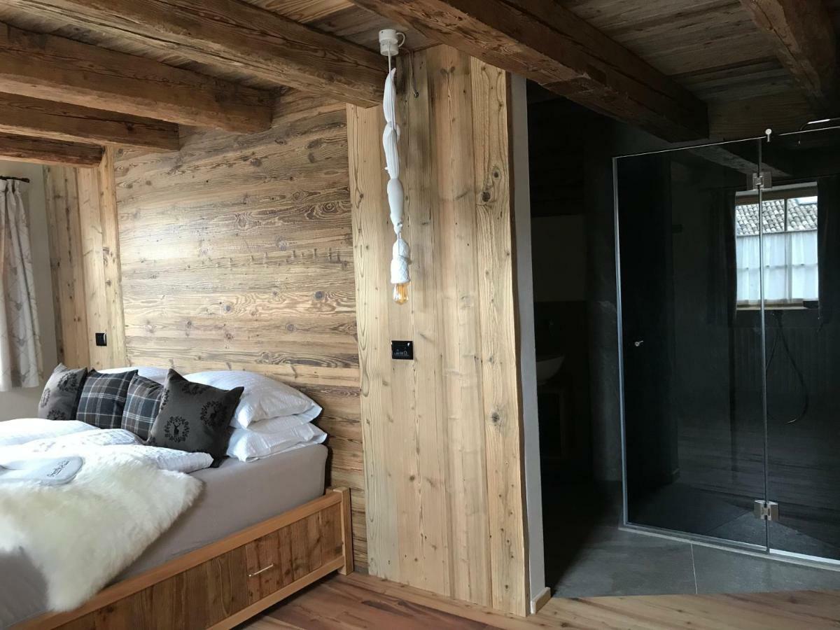 Bed and Breakfast Grizzly Haus & Frosch Restaurant - Teritoria Varena Exterior foto