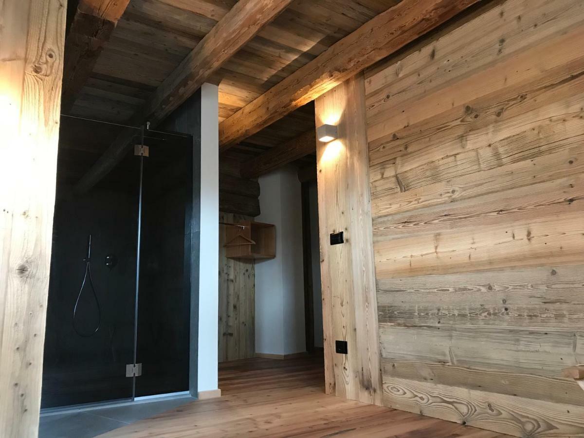 Bed and Breakfast Grizzly Haus & Frosch Restaurant - Teritoria Varena Exterior foto
