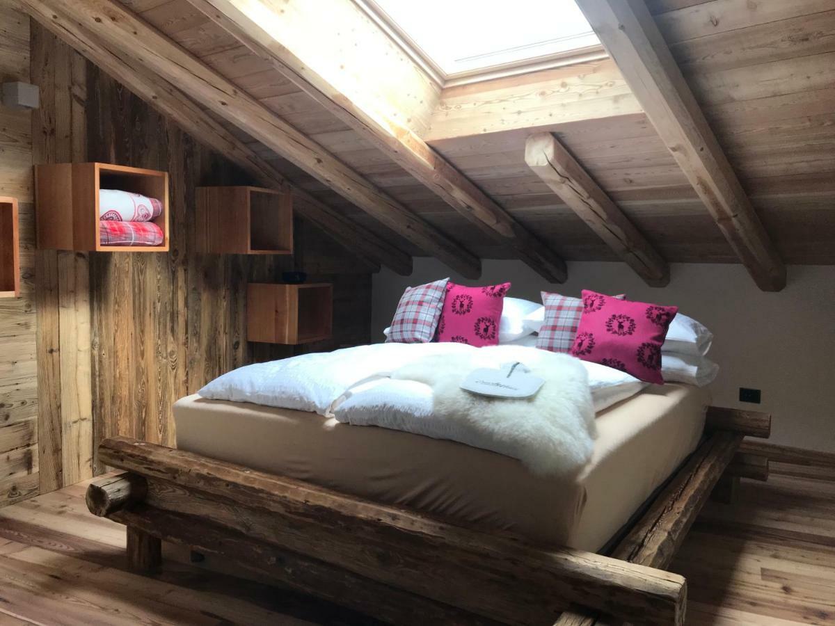 Bed and Breakfast Grizzly Haus & Frosch Restaurant - Teritoria Varena Exterior foto