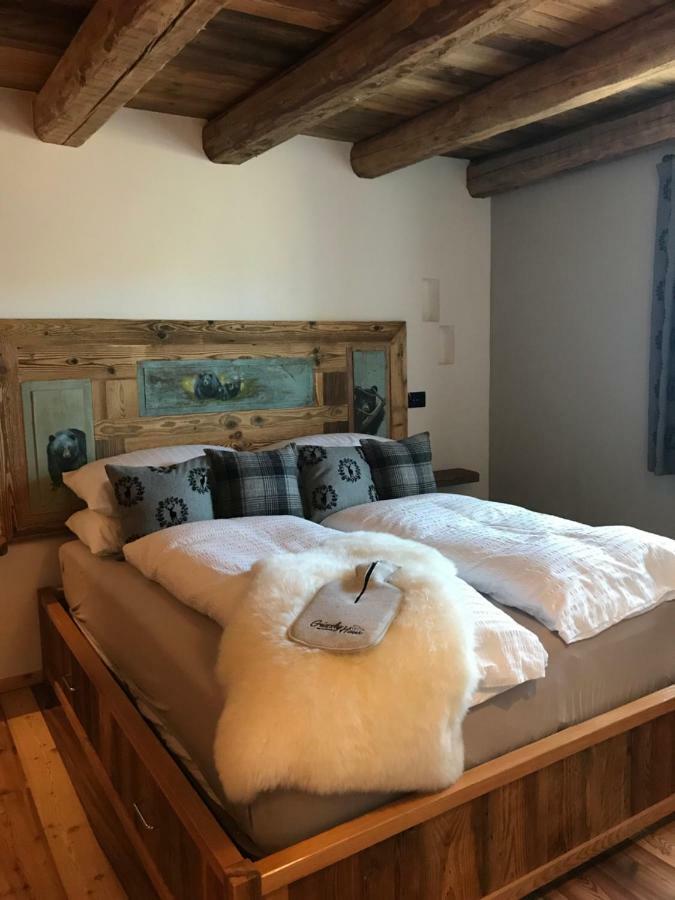 Bed and Breakfast Grizzly Haus & Frosch Restaurant - Teritoria Varena Exterior foto